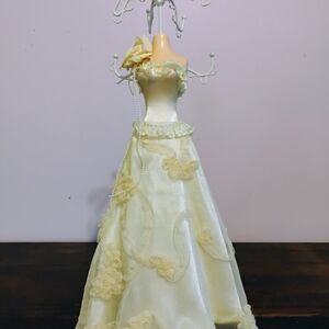 Elegant Cream Jewelry Holder Dress Form